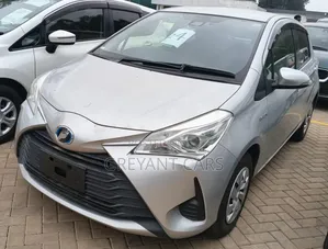 Toyota Vitz 1.5 FWD Hybrid 5dr 2019 Silver