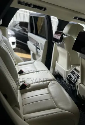 Land Rover Range Rover Vogue 2023 Black