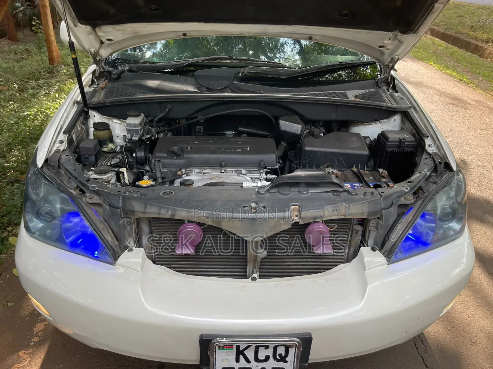 Toyota Harrier 2011 White