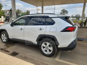 Toyota RAV4 2019 White