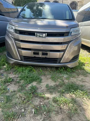 Toyota Noah 2018 Gray