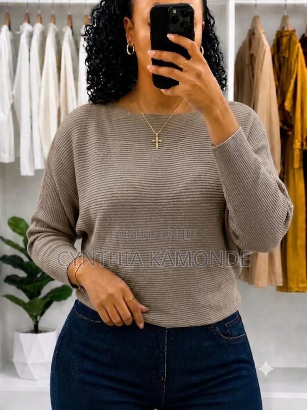 Classy Stretch Top - thumbnail 3