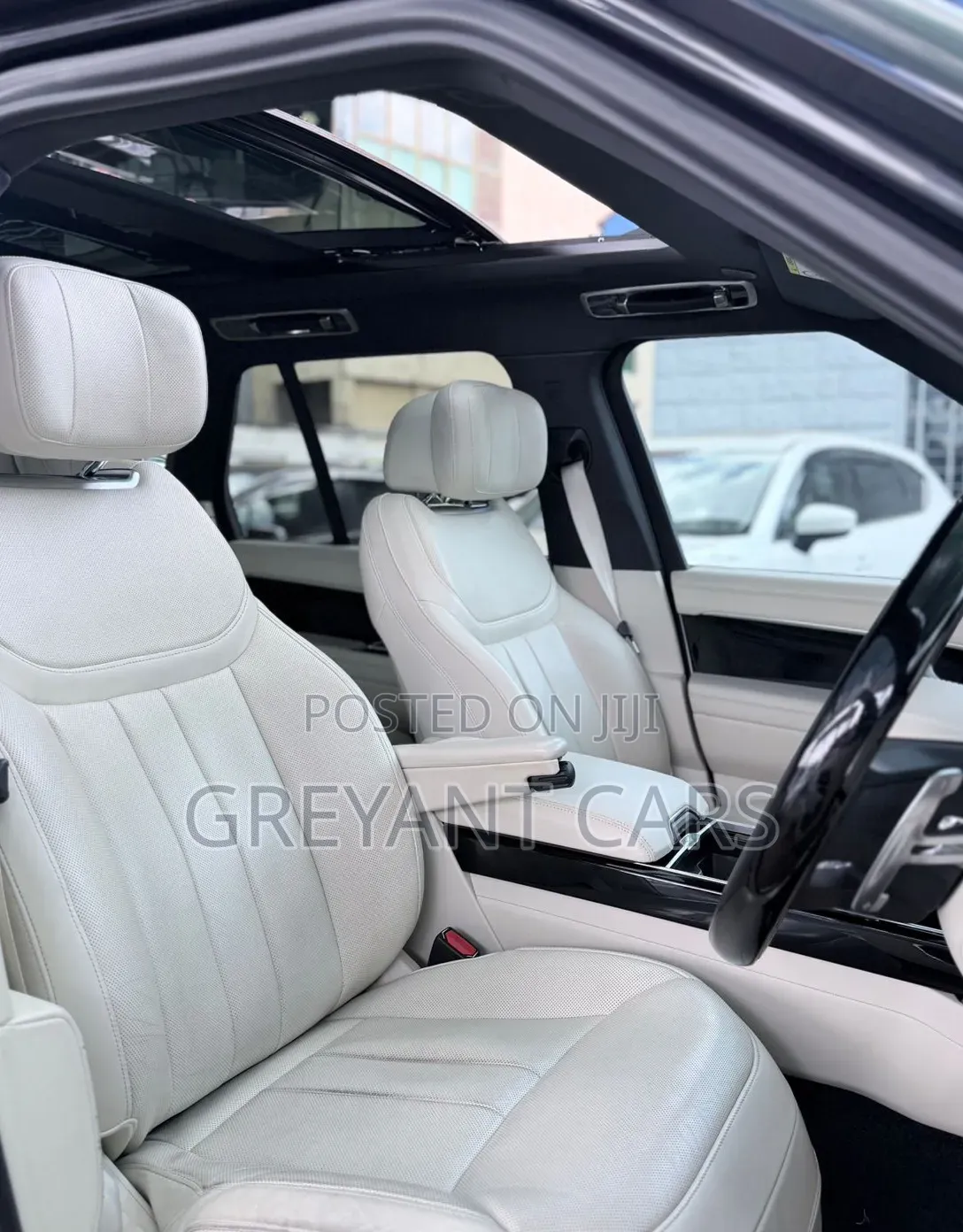 Land Rover Range Rover Vogue 2023 Black