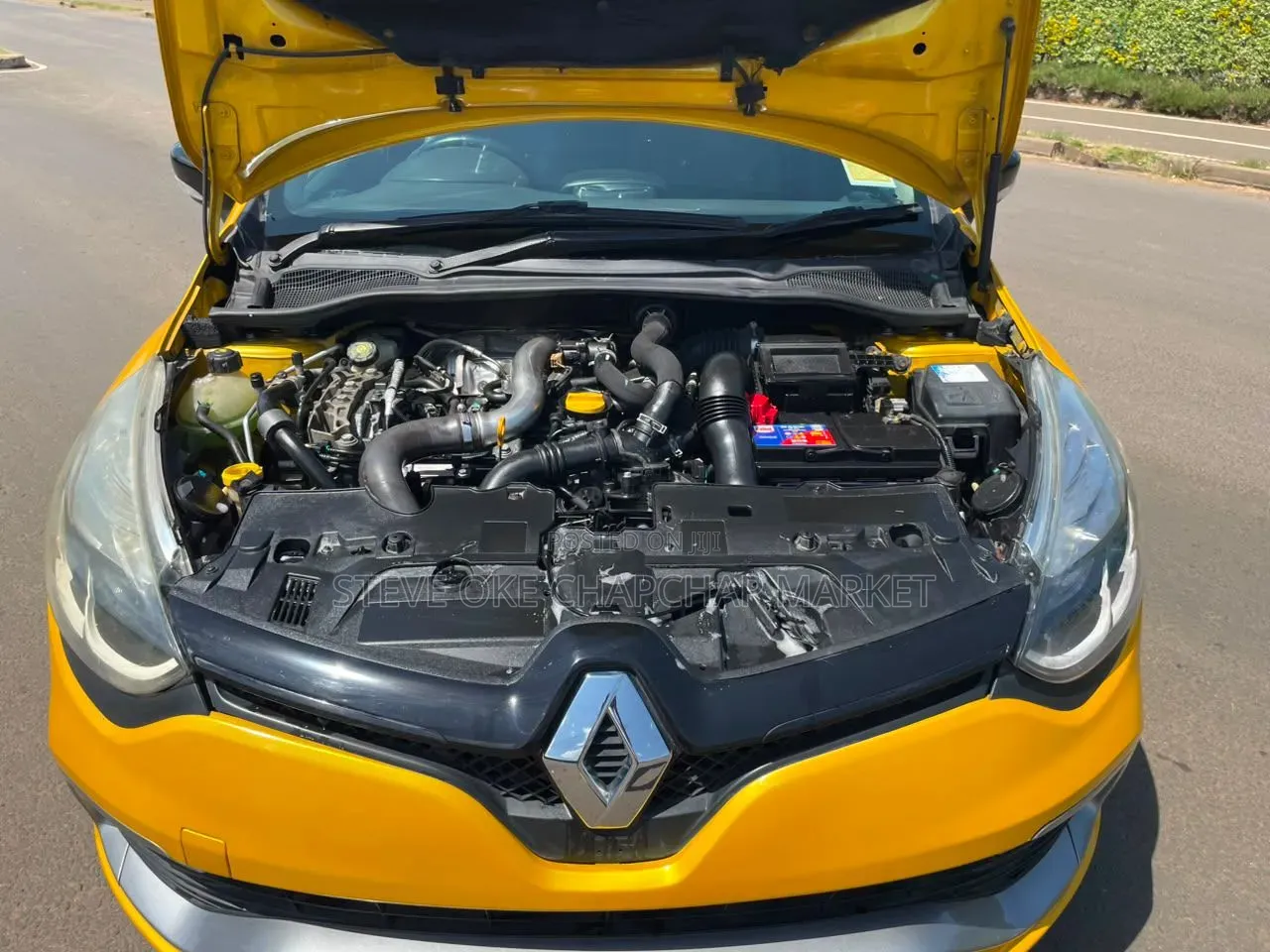 Renault Lutecia 2016 Yellow