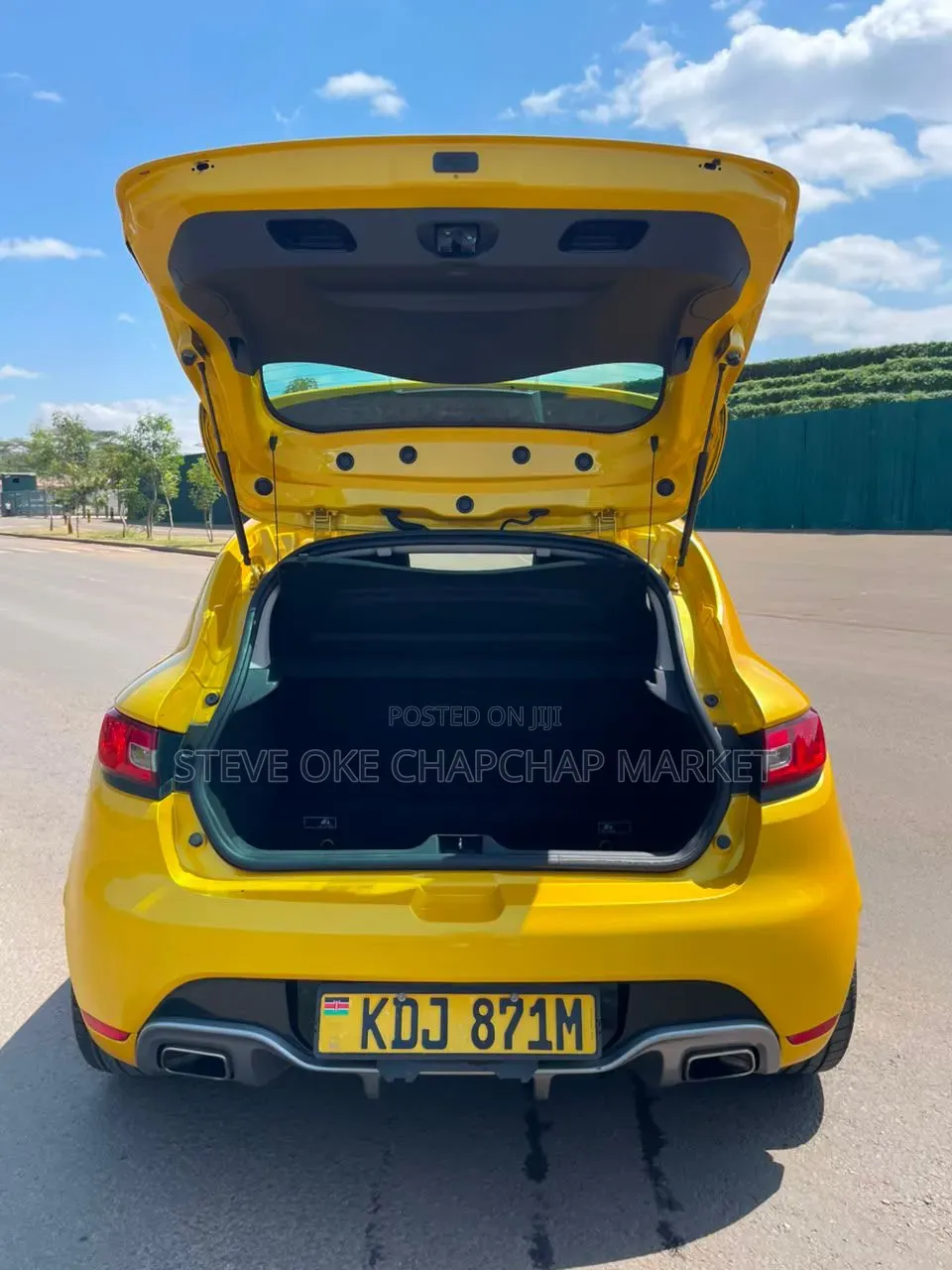 Renault Lutecia 2016 Yellow