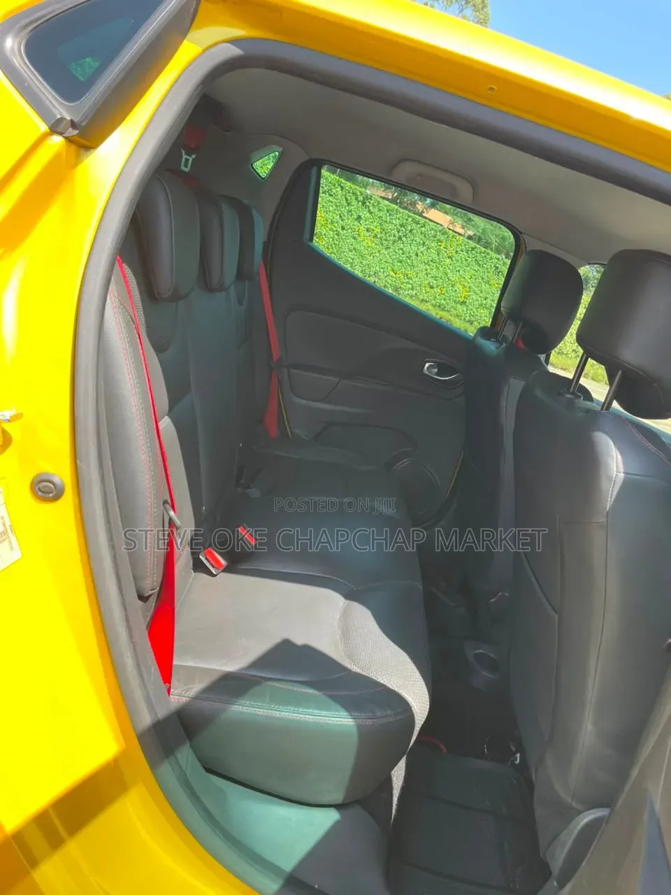 Renault Lutecia 2016 Yellow