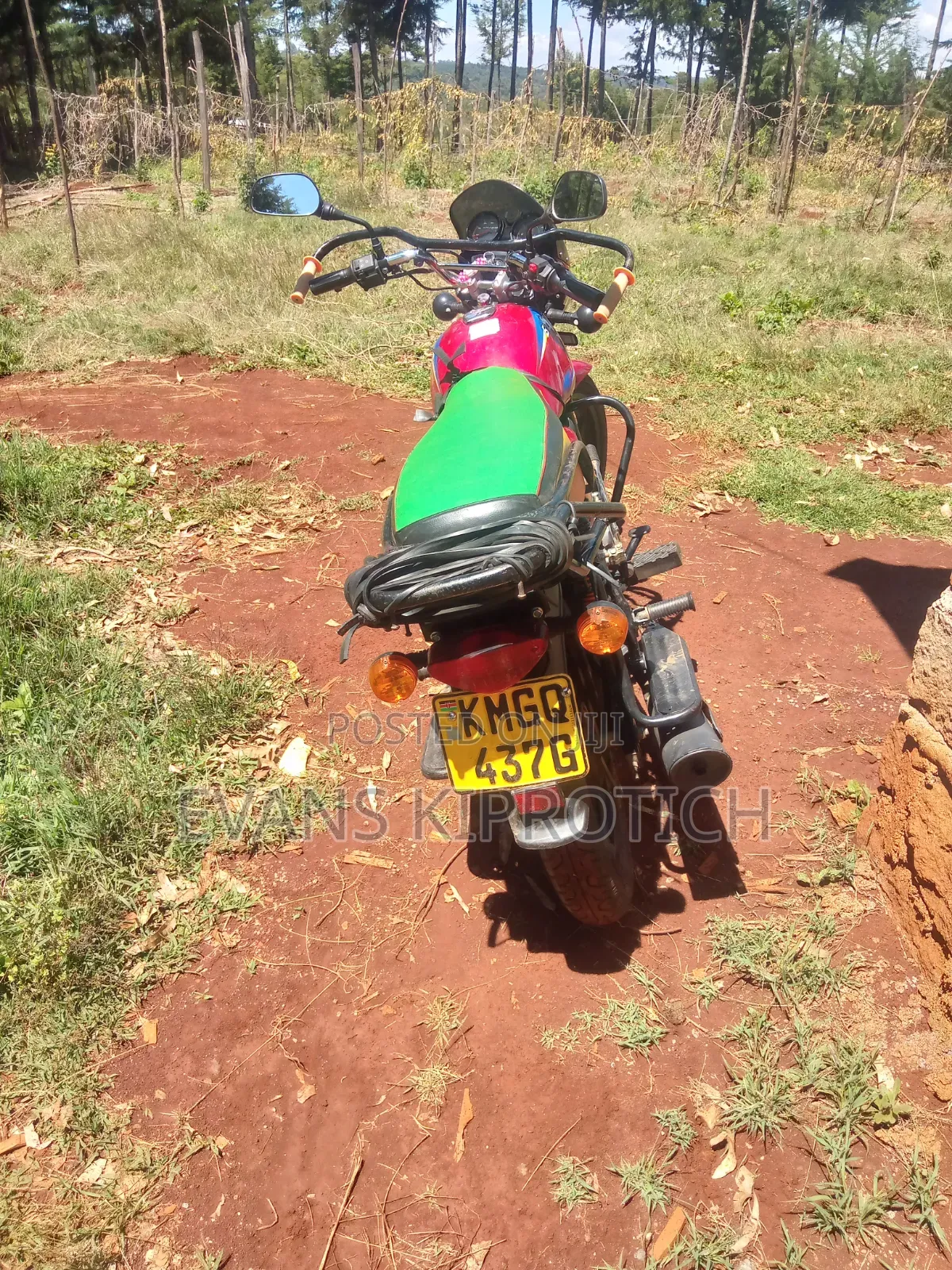 Bajaj Boxer 150 UG 2024 Red