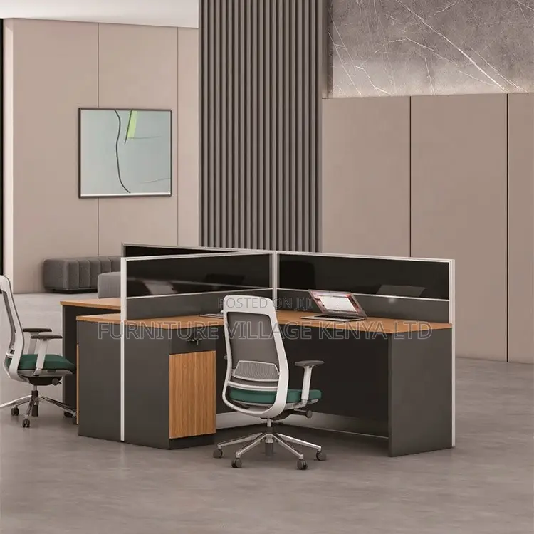 Customized Curved 4 Way Modern Office Workstation