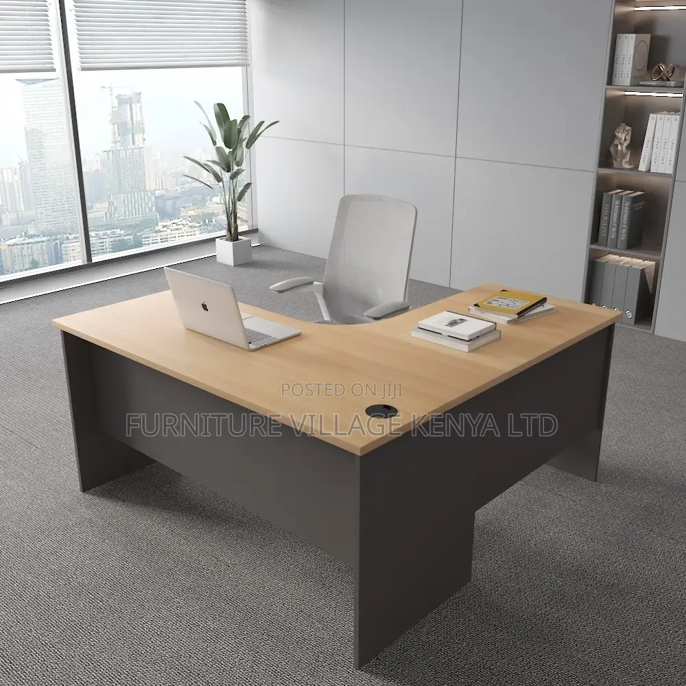 Customized Curved 4 Way Modern Office Workstation