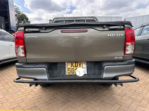 Toyota Hilux 2021 Gray