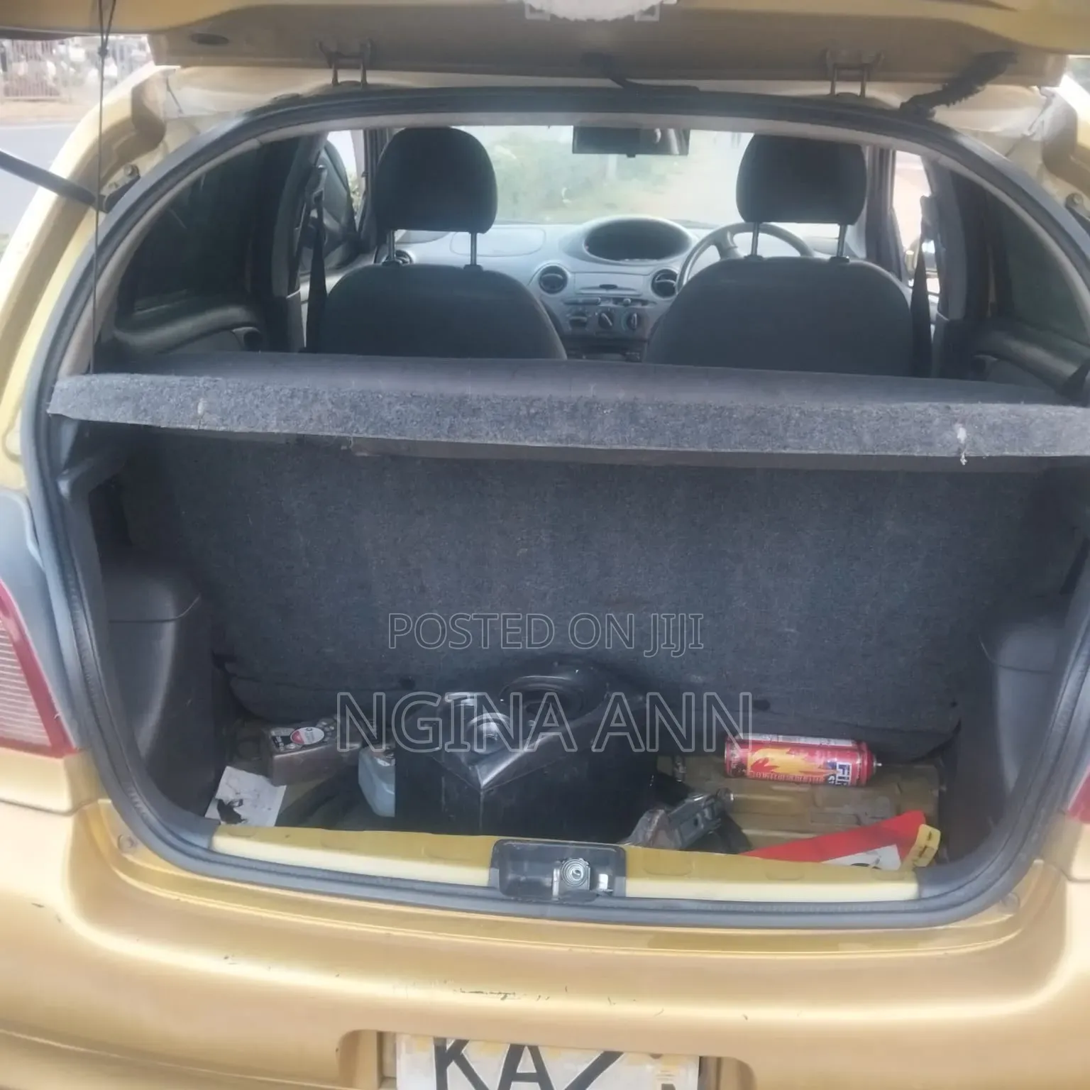 Toyota Vitz 2000 Gold