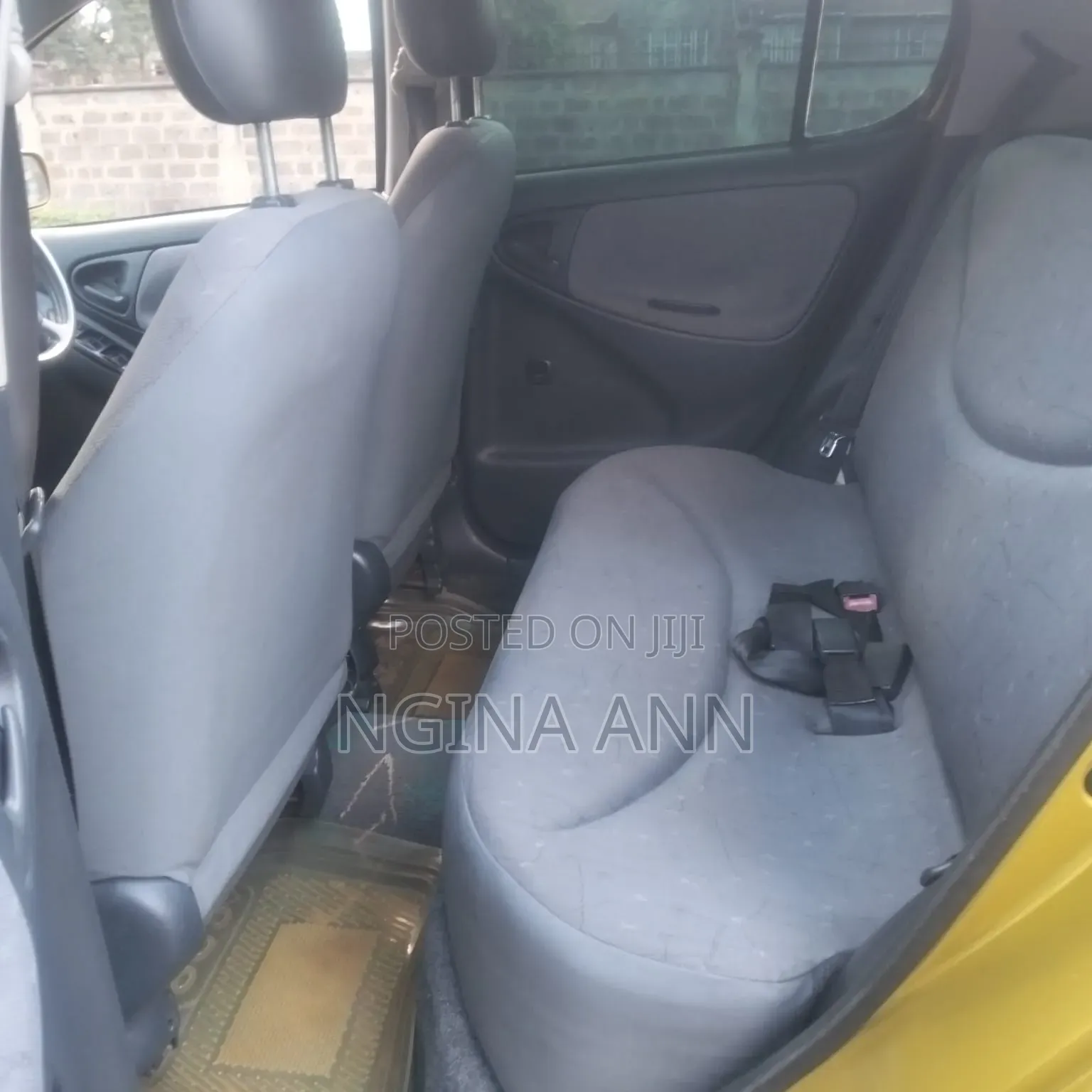 Toyota Vitz 2000 Gold