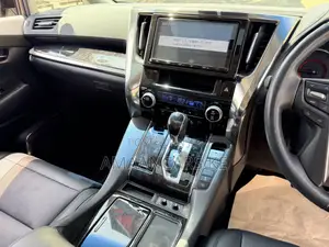 Toyota Alphard 2.5 Petrol FWD 2019 White