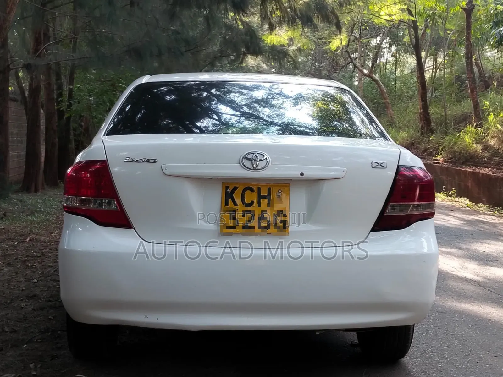 Toyota Axio 2009 White