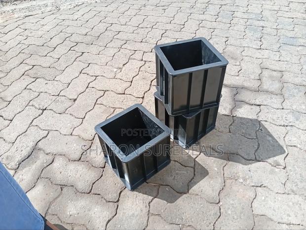 Plastic Heavy Duty Concrete Testing Cube Mould - main view