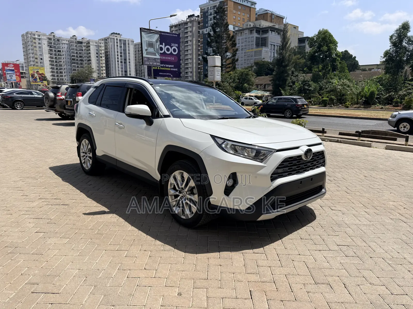 Toyota RAV4 XLE Premium 2021 White