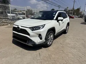 Toyota RAV4 XLE Premium 2021 White