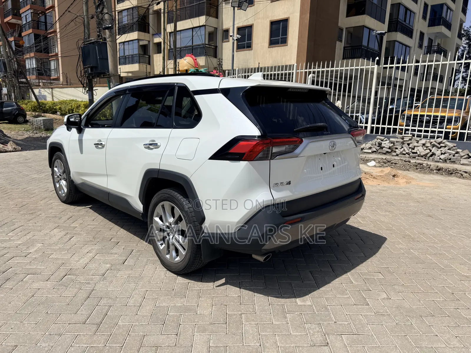 Toyota RAV4 XLE Premium 2021 White