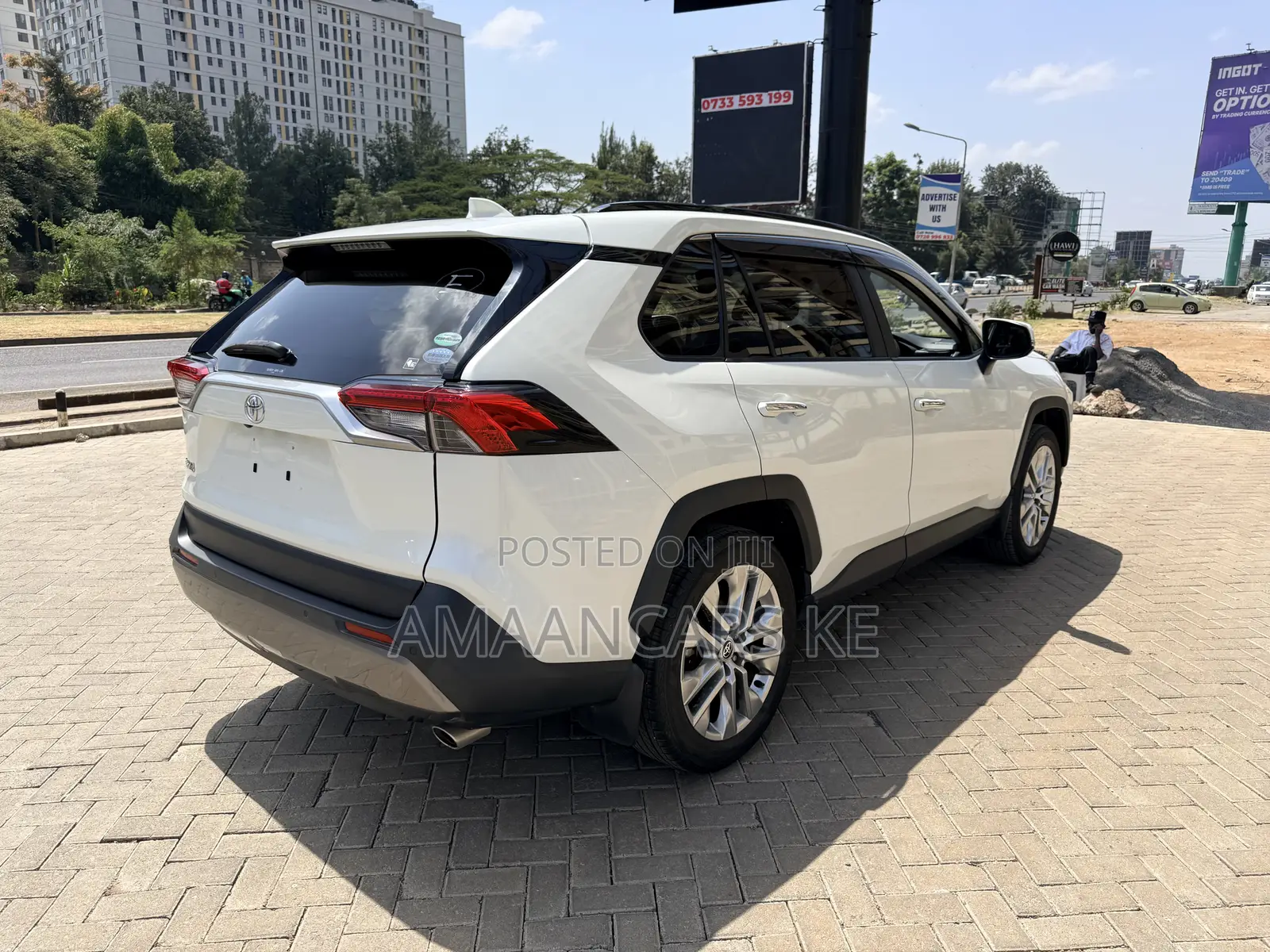 Toyota RAV4 XLE Premium 2021 White