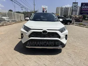 Toyota RAV4 XLE Premium 2021 White
