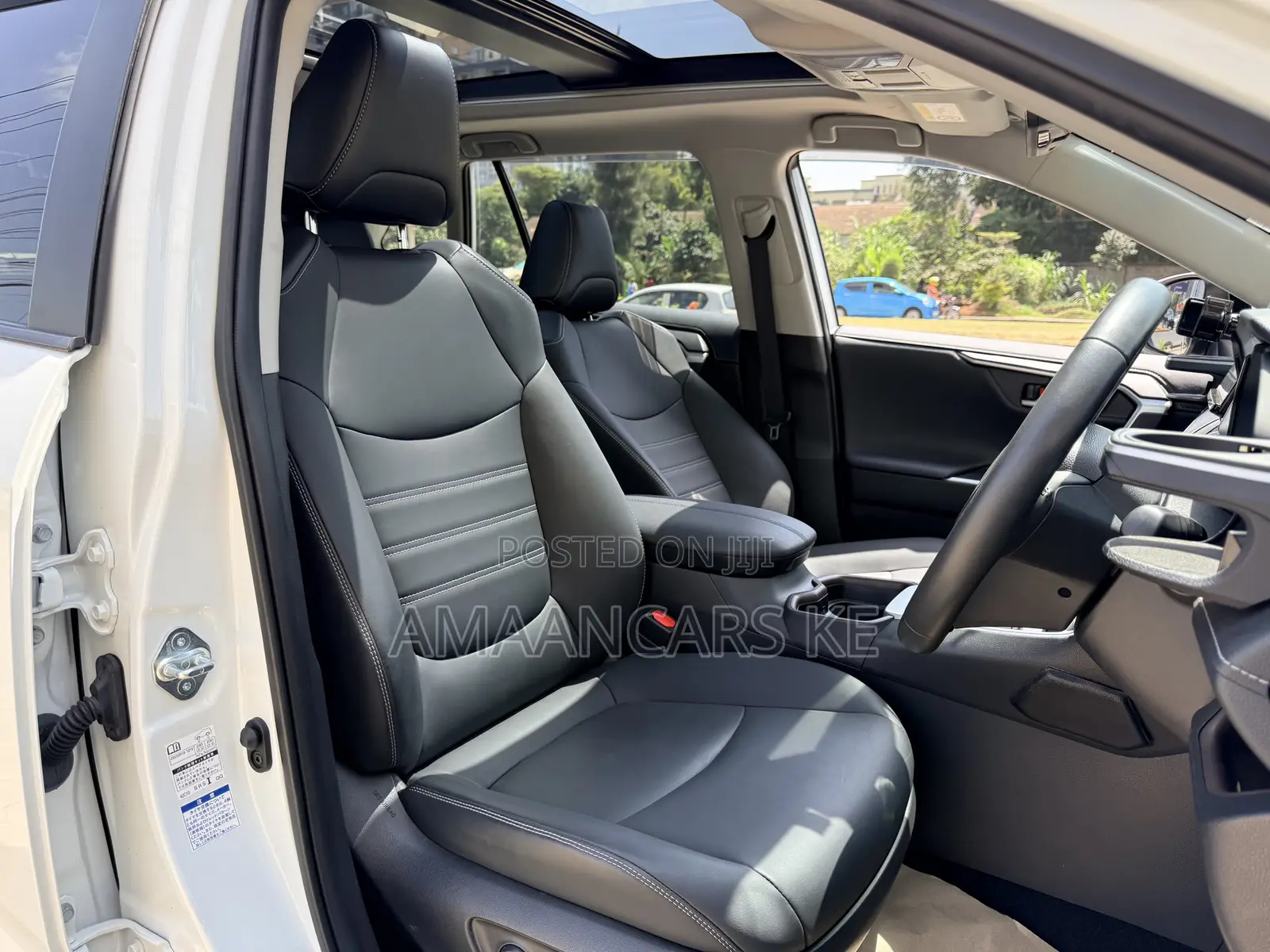Toyota RAV4 XLE Premium 2021 White