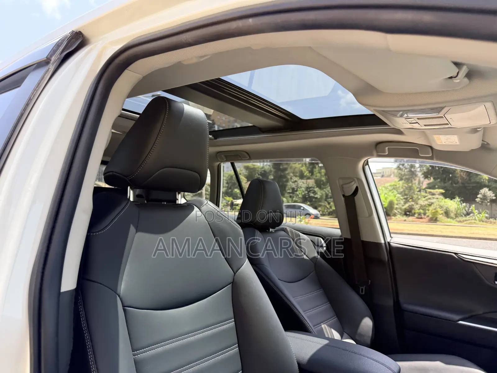 Toyota RAV4 XLE Premium 2021 White