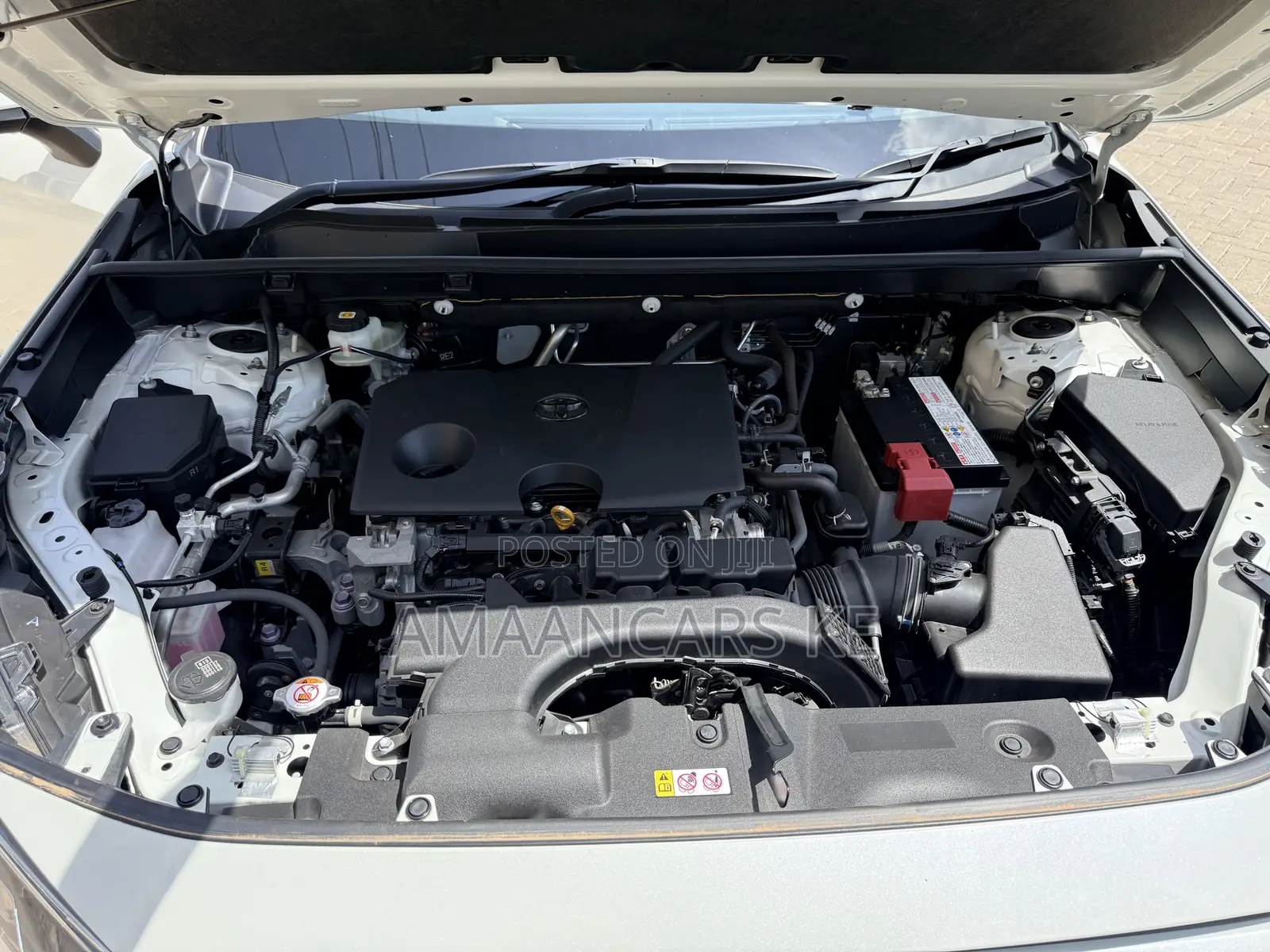 Toyota RAV4 XLE Premium 2021 White