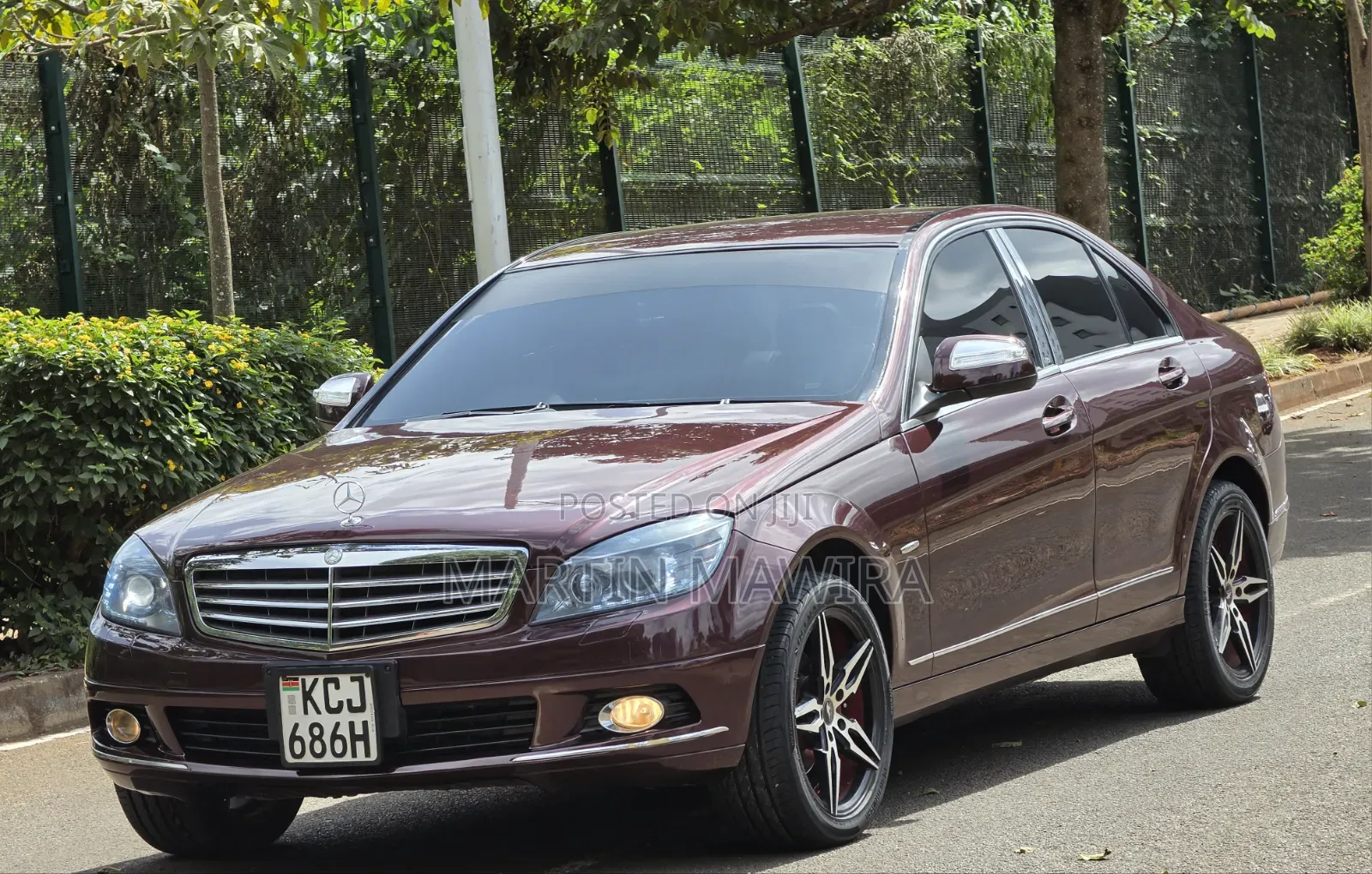 Mercedes-Benz C200 2010 Red