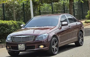 Mercedes-Benz C200 2010 Red