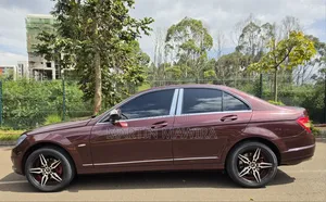 Mercedes-Benz C200 2010 Red