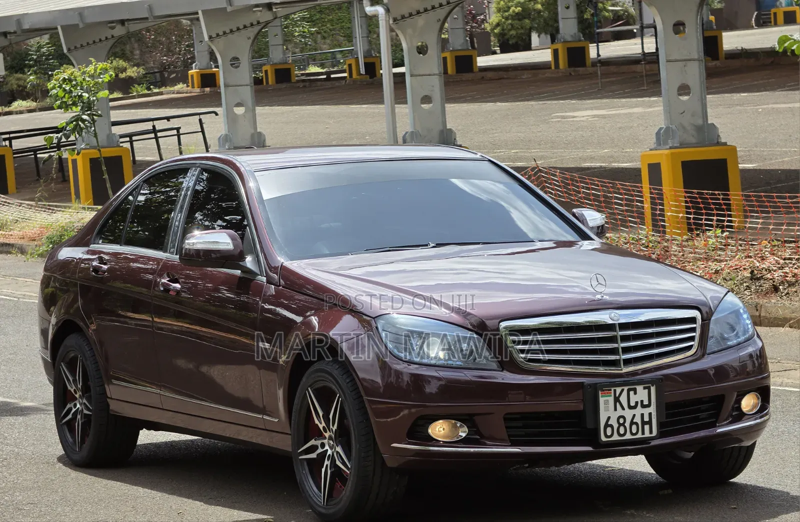 Mercedes-Benz C200 2010 Red