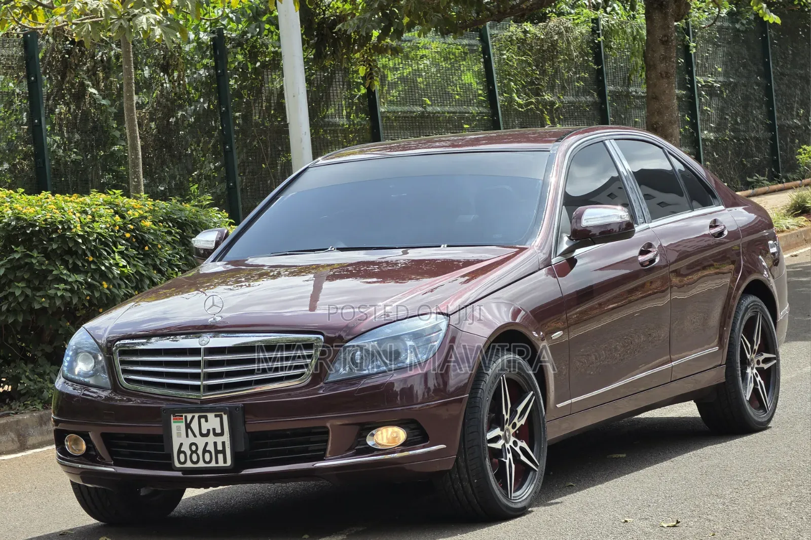 Mercedes-Benz C200 2010 Red