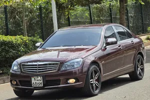 Mercedes-Benz C200 2010 Red