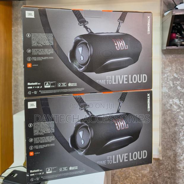 JBL Xtreme 5 Portable Waterproof Wireless Bluetooth Speaker in Black. - thumbnail 4