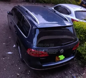 Volkswagen Passat 2012 Blue