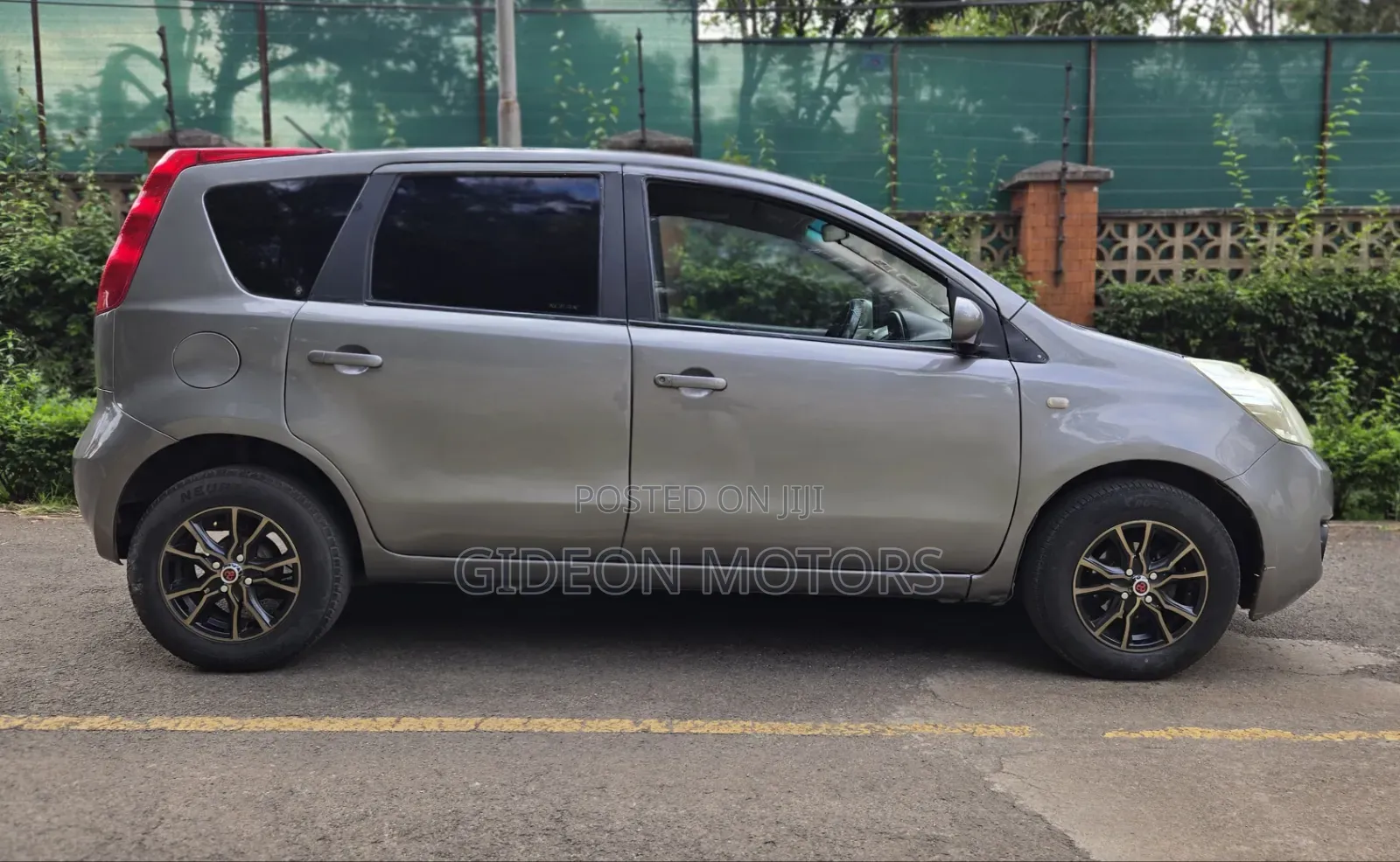Nissan Note 2010 Gray