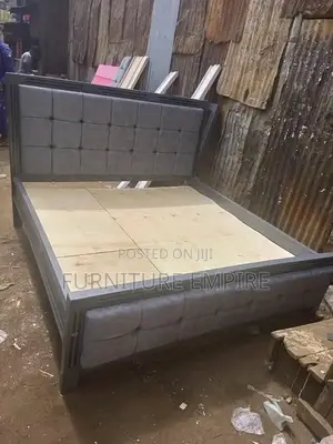 5x6 Grey Mocket Bed With Tufted Headboard Footboard