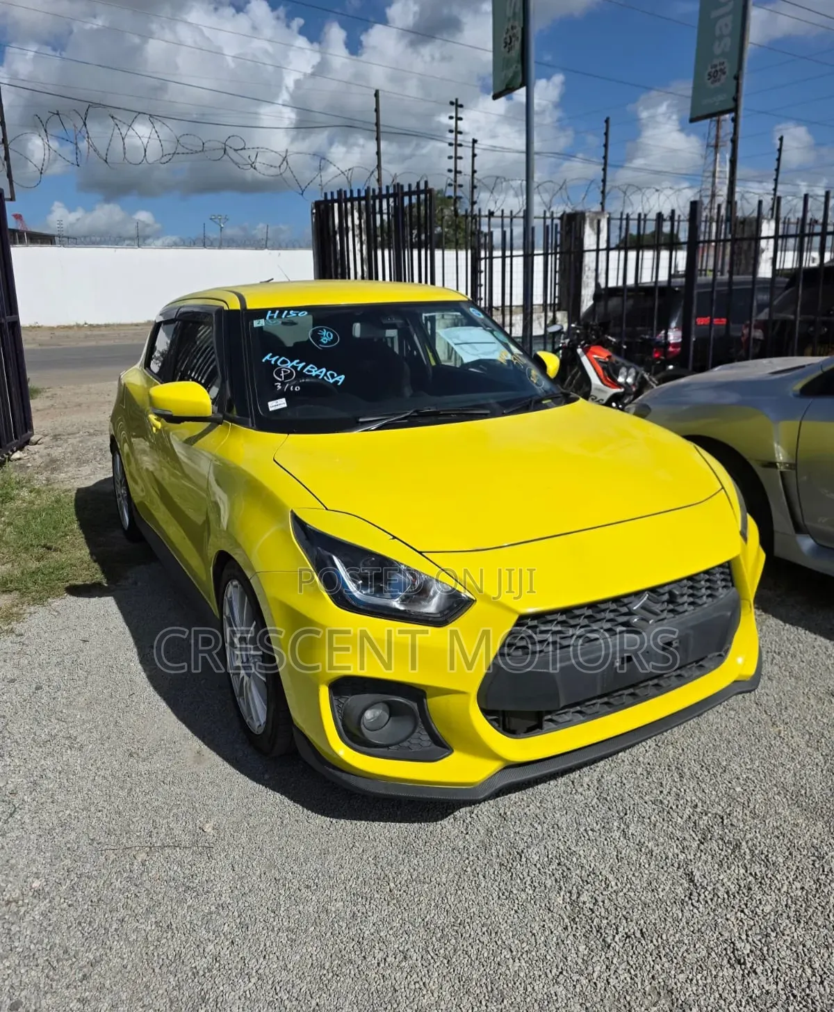 Suzuki Swift 2019 Yellow