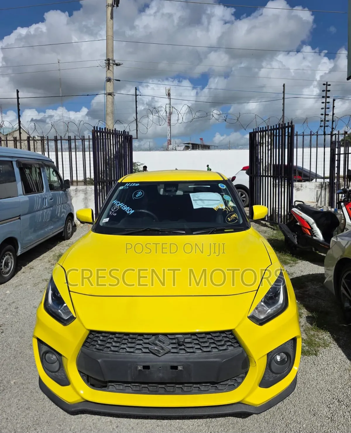 Suzuki Swift 2019 Yellow