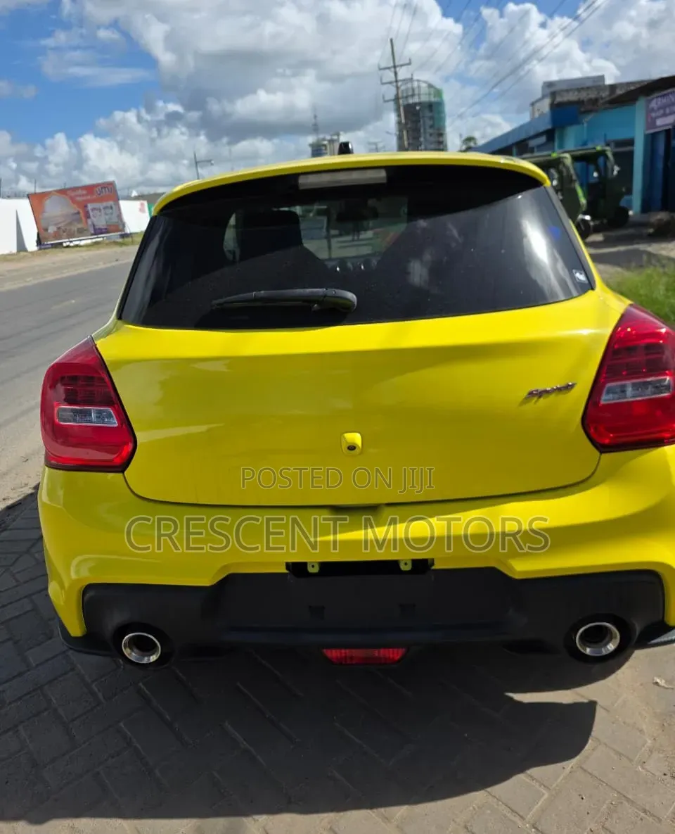 Suzuki Swift 2019 Yellow