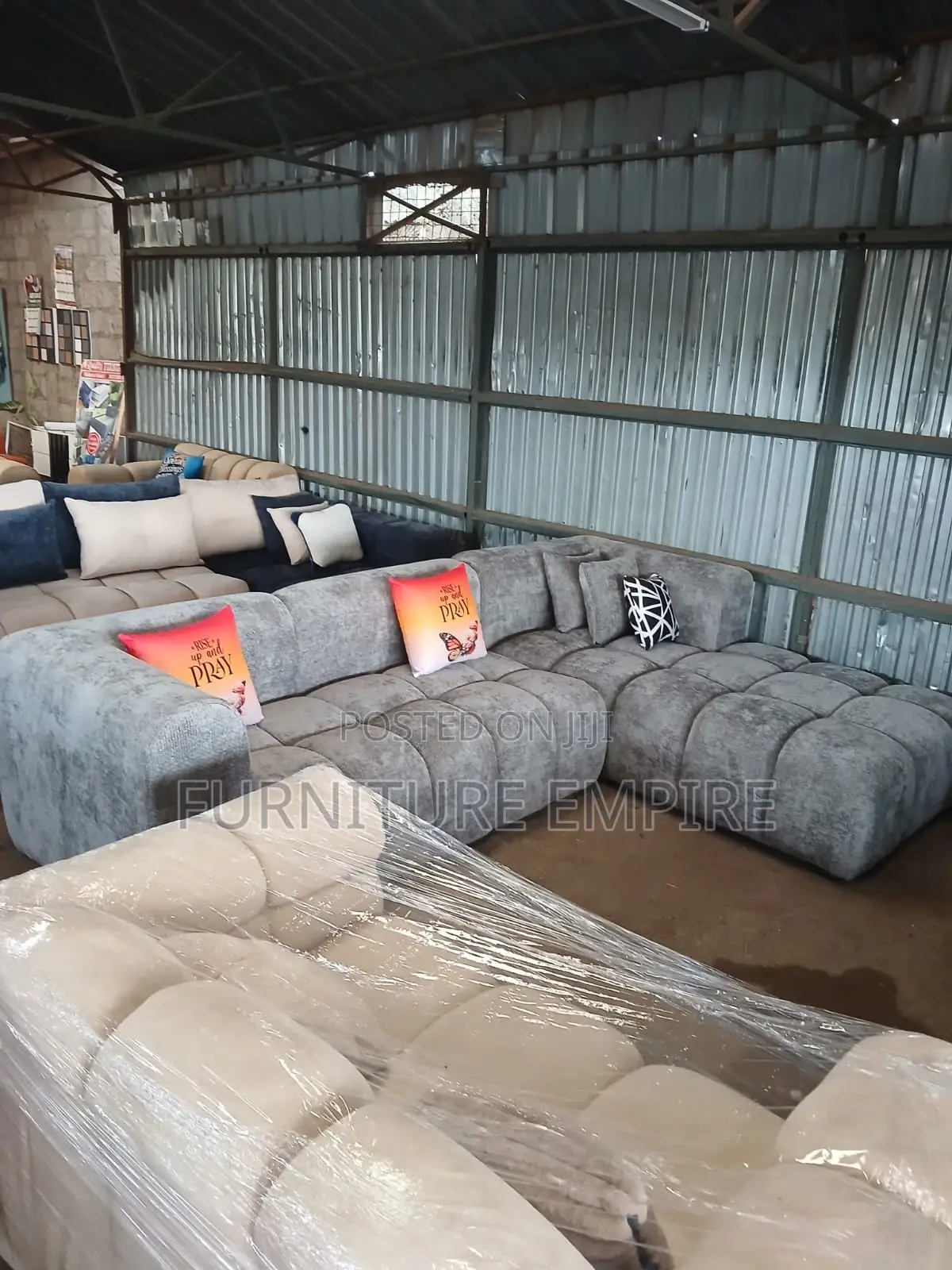 6 Seater Grey Bubble L Sofa With Cushions