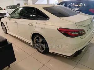 Toyota Crown 2019 White