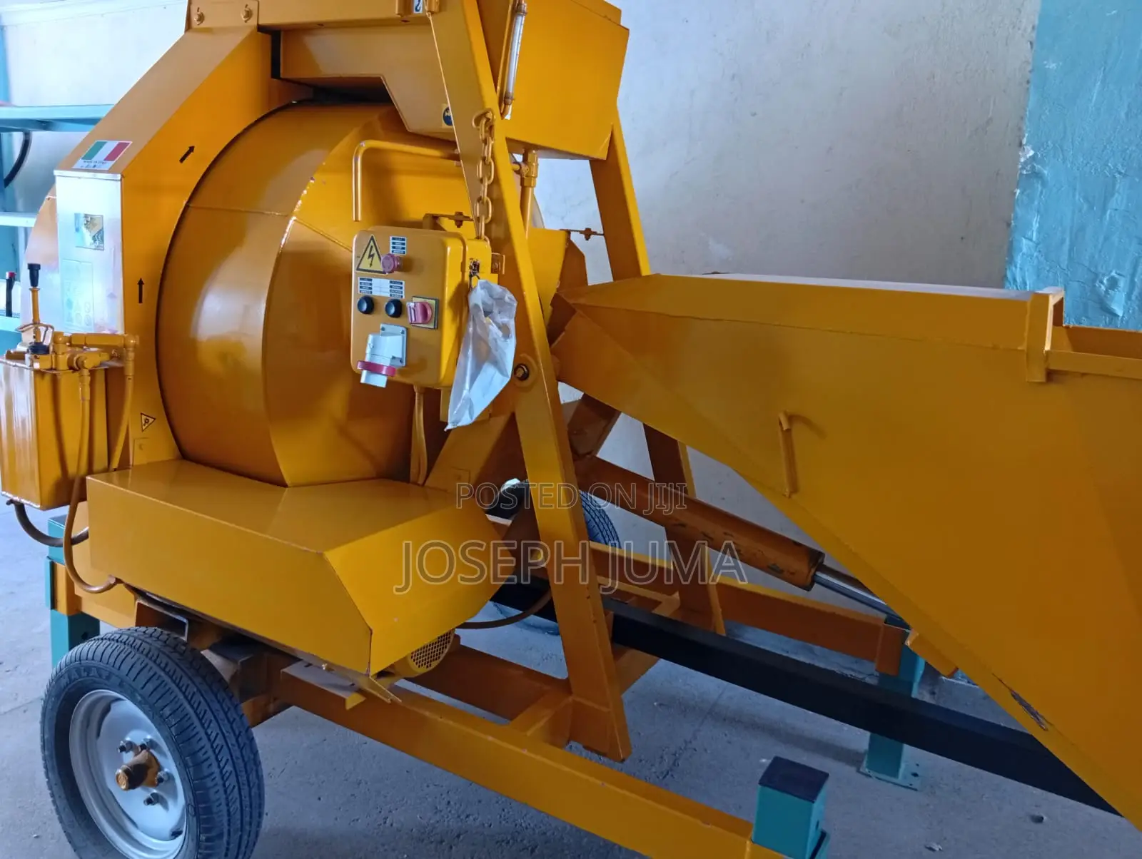 Self-Loading Concrete Mixer