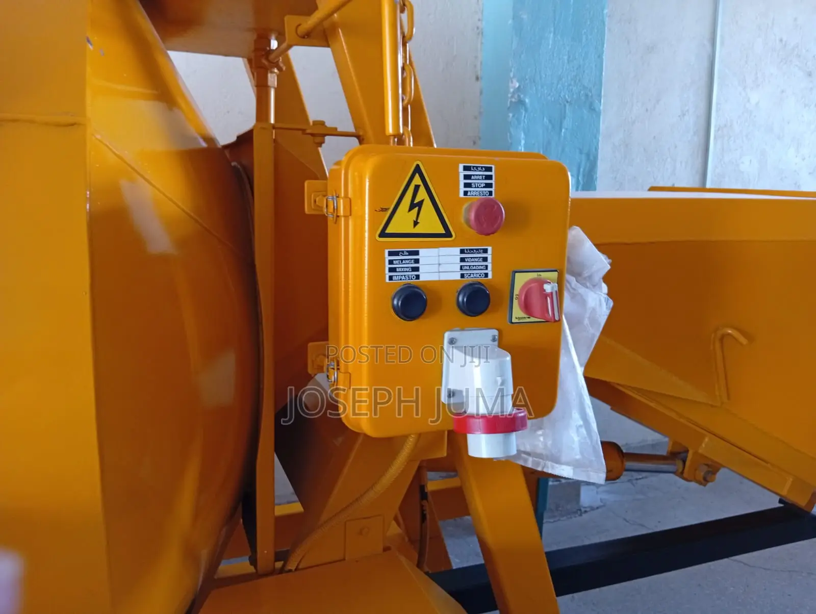 Self-Loading Concrete Mixer