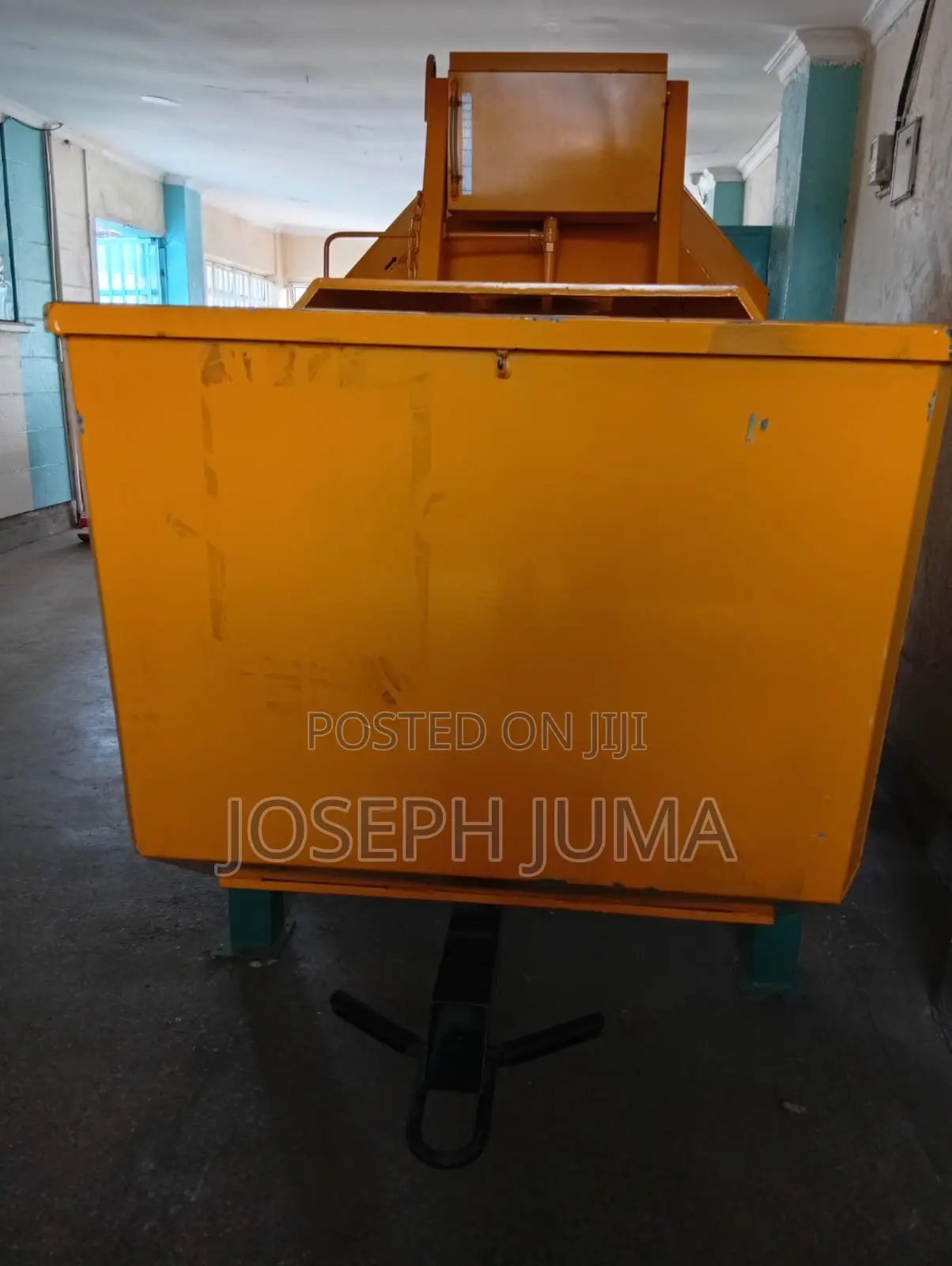 Self-Loading Concrete Mixer