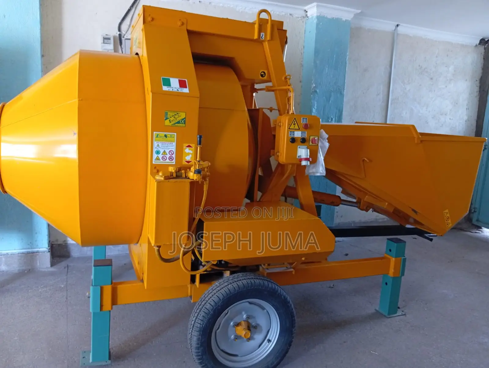 Self-Loading Concrete Mixer