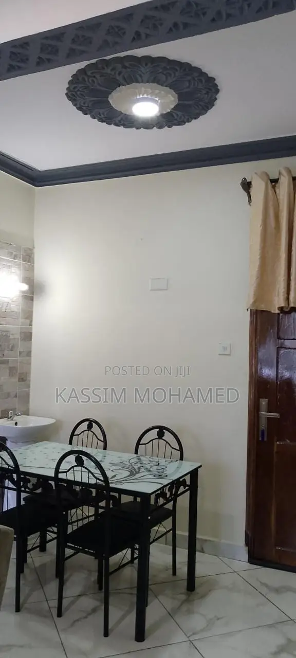 Beautiful 2 Bedroom BNB Tudor. 2 BDRM 5500/- 1 BDRM 3500/-