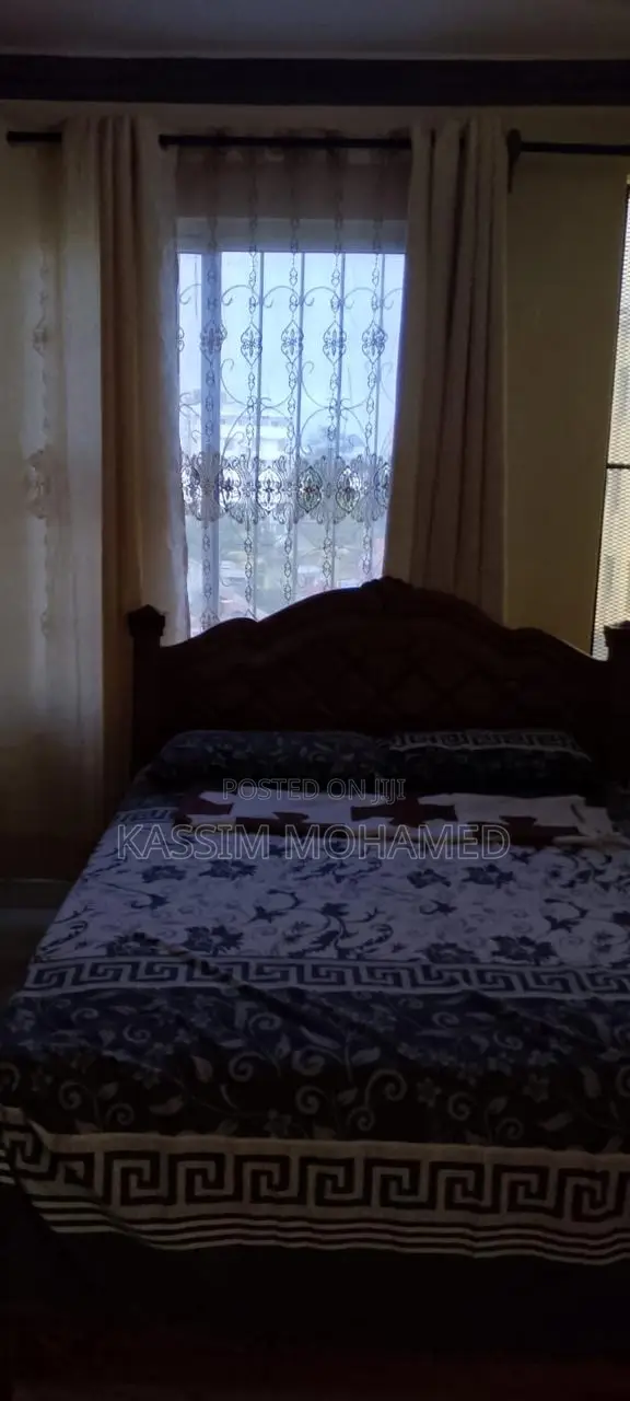 Beautiful 2 Bedroom BNB Tudor. 2 BDRM 5500/- 1 BDRM 3500/-