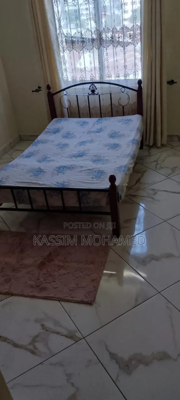 Beautiful 2 Bedroom BNB Tudor. 2 BDRM 5500/- 1 BDRM 3500/-