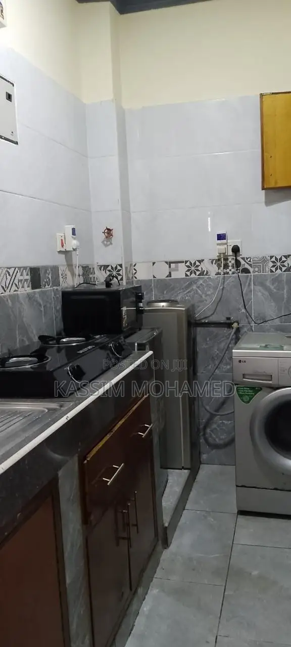 Beautiful 2 Bedroom BNB Tudor. 2 BDRM 5500/- 1 BDRM 3500/-